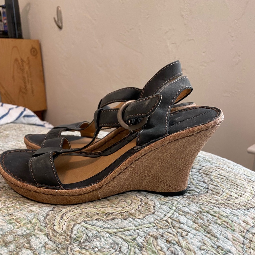 Hilliard & Hanson Black Leather Platforms Size 7